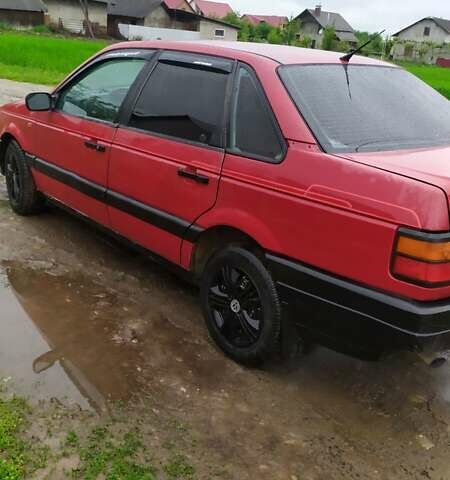 Красный Фольксваген Пассат, объемом двигателя 1.78 л и пробегом 320 тыс. км за 1800 $, фото 3 на Automoto.ua