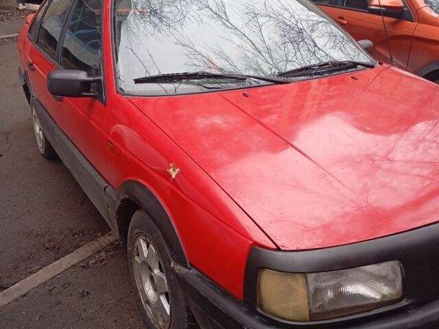 Красный Фольксваген Пассат, объемом двигателя 1.8 л и пробегом 360 тыс. км за 1657 $, фото 3 на Automoto.ua