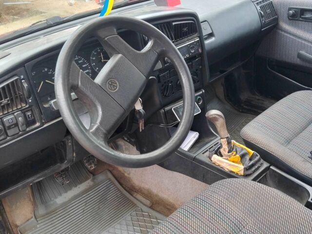 Красный Фольксваген Пассат, объемом двигателя 1.8 л и пробегом 500 тыс. км за 950 $, фото 3 на Automoto.ua