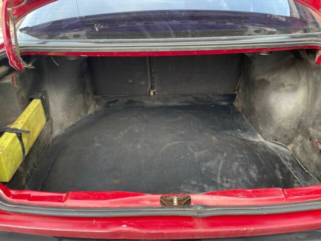 Красный Фольксваген Пассат, объемом двигателя 2 л и пробегом 20 тыс. км за 1800 $, фото 10 на Automoto.ua