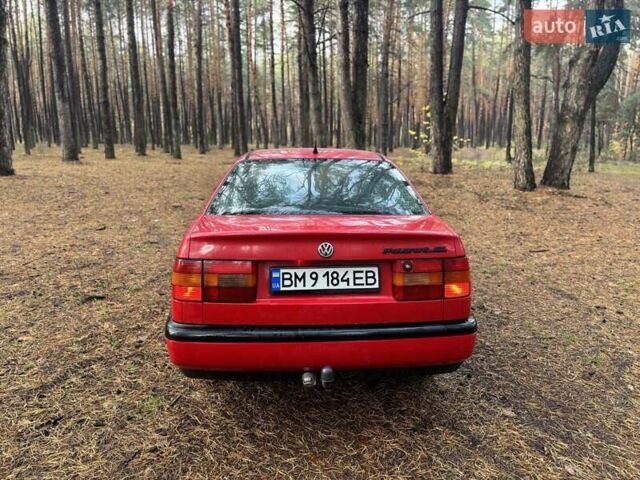 Красный Фольксваген Пассат, объемом двигателя 1.78 л и пробегом 390 тыс. км за 2900 $, фото 1 на Automoto.ua