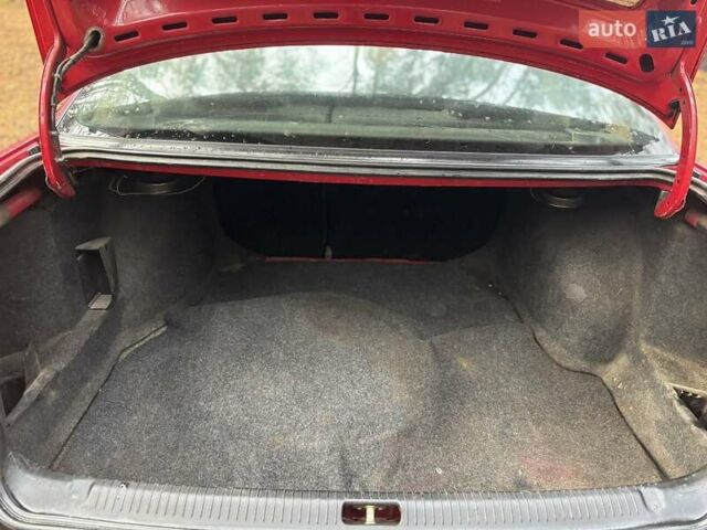 Красный Фольксваген Пассат, объемом двигателя 1.78 л и пробегом 390 тыс. км за 2900 $, фото 2 на Automoto.ua