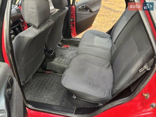 Красный Фольксваген Пассат, объемом двигателя 1.78 л и пробегом 390 тыс. км за 2900 $, фото 15 на Automoto.ua