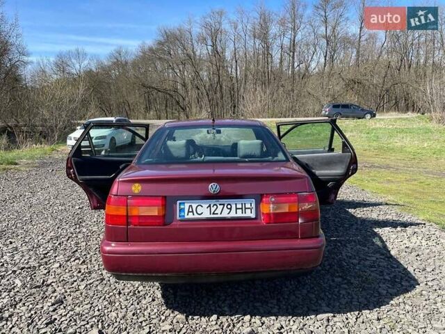 Красный Фольксваген Пассат, объемом двигателя 1.8 л и пробегом 388 тыс. км за 2250 $, фото 20 на Automoto.ua