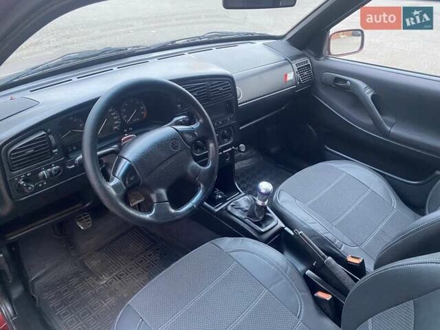 Красный Фольксваген Пассат, объемом двигателя 2 л и пробегом 390 тыс. км за 3200 $, фото 13 на Automoto.ua