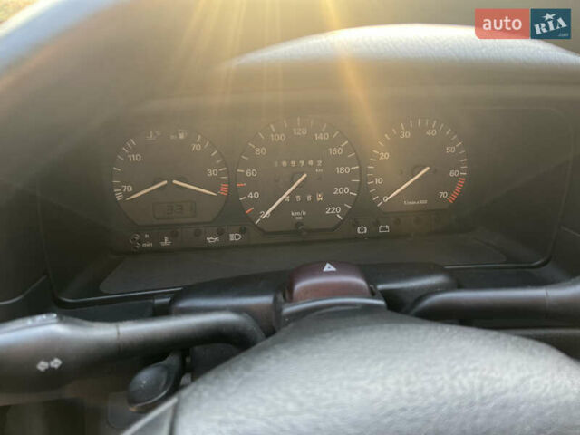 Красный Фольксваген Пассат, объемом двигателя 1.8 л и пробегом 169 тыс. км за 3000 $, фото 6 на Automoto.ua