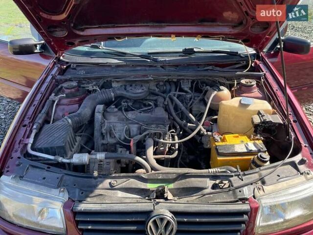 Красный Фольксваген Пассат, объемом двигателя 1.8 л и пробегом 388 тыс. км за 2250 $, фото 18 на Automoto.ua