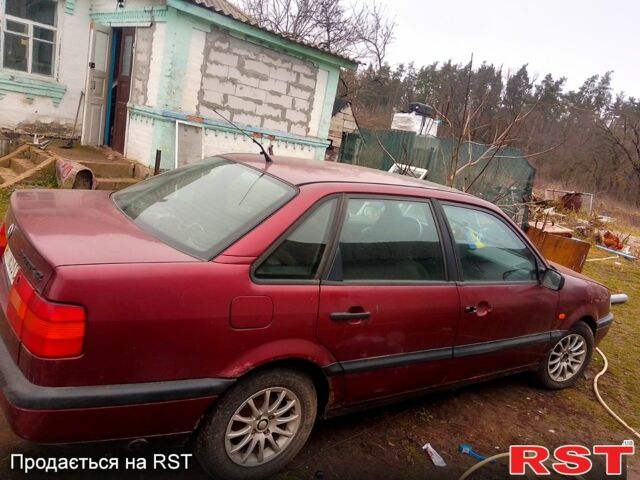 Красный Фольксваген Пассат, объемом двигателя 1.8 л и пробегом 620 тыс. км за 1450 $, фото 4 на Automoto.ua