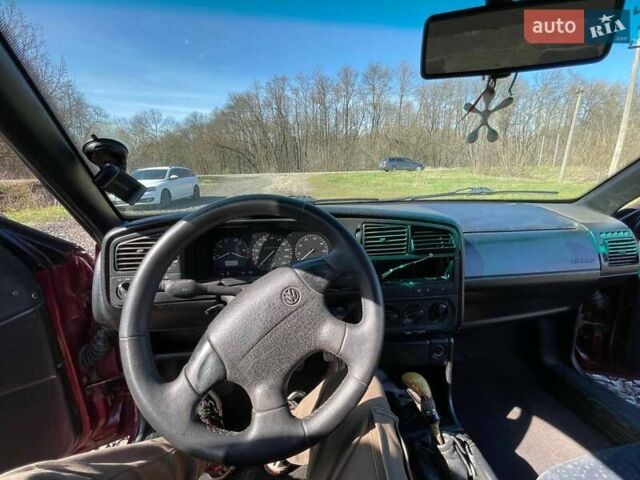 Красный Фольксваген Пассат, объемом двигателя 1.8 л и пробегом 388 тыс. км за 2250 $, фото 17 на Automoto.ua