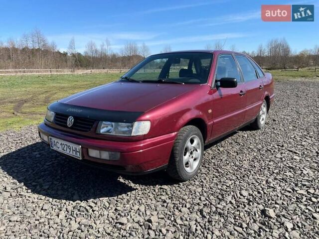 Красный Фольксваген Пассат, объемом двигателя 1.8 л и пробегом 388 тыс. км за 2250 $, фото 15 на Automoto.ua