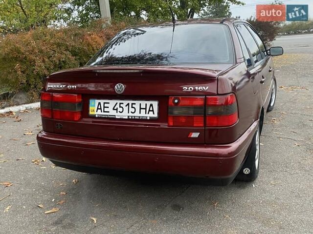 Красный Фольксваген Пассат, объемом двигателя 2 л и пробегом 390 тыс. км за 3200 $, фото 8 на Automoto.ua