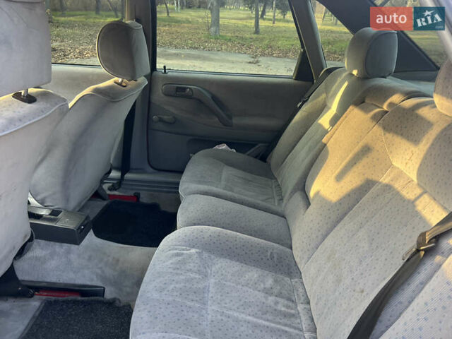 Красный Фольксваген Пассат, объемом двигателя 1.8 л и пробегом 169 тыс. км за 3000 $, фото 7 на Automoto.ua