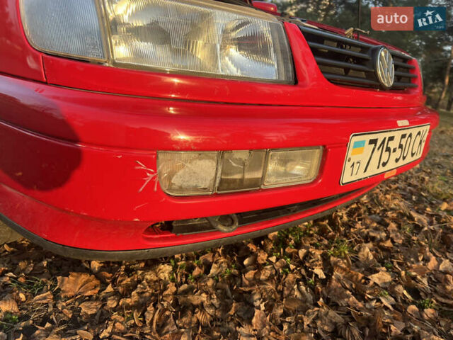 Красный Фольксваген Пассат, объемом двигателя 1.8 л и пробегом 169 тыс. км за 3000 $, фото 14 на Automoto.ua