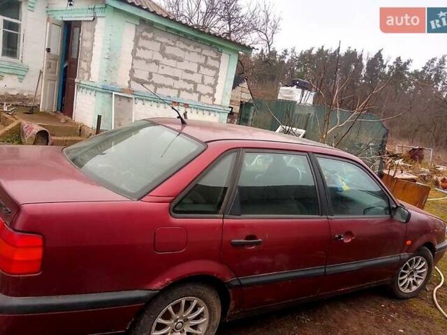 Красный Фольксваген Пассат, объемом двигателя 1.8 л и пробегом 620 тыс. км за 1450 $, фото 2 на Automoto.ua