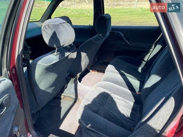 Красный Фольксваген Пассат, объемом двигателя 1.8 л и пробегом 388 тыс. км за 2250 $, фото 6 на Automoto.ua