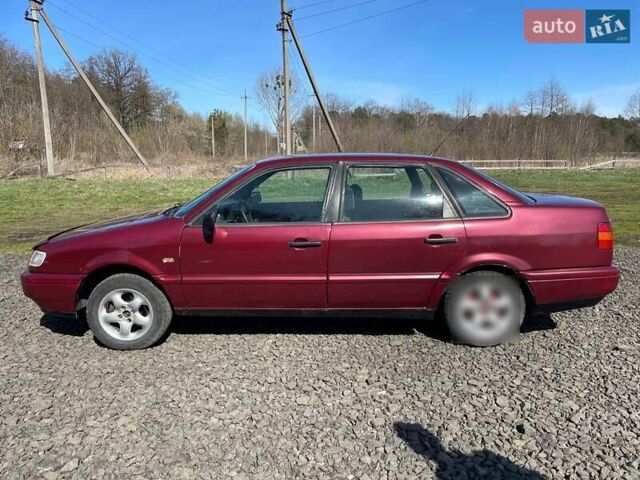 Красный Фольксваген Пассат, объемом двигателя 1.8 л и пробегом 388 тыс. км за 2250 $, фото 12 на Automoto.ua