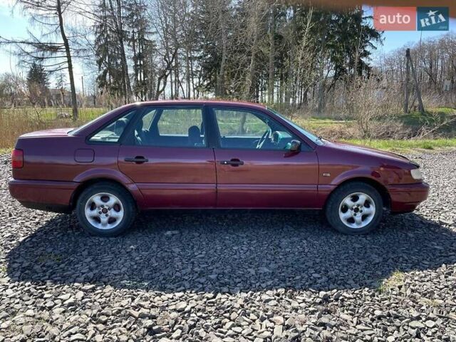 Красный Фольксваген Пассат, объемом двигателя 1.8 л и пробегом 388 тыс. км за 2250 $, фото 14 на Automoto.ua