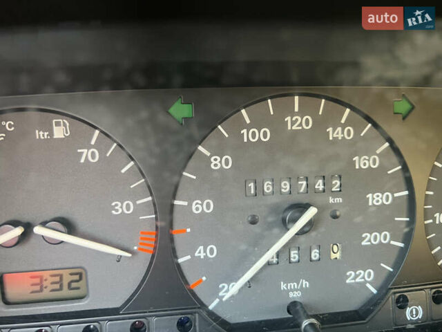 Красный Фольксваген Пассат, объемом двигателя 1.8 л и пробегом 169 тыс. км за 3000 $, фото 11 на Automoto.ua