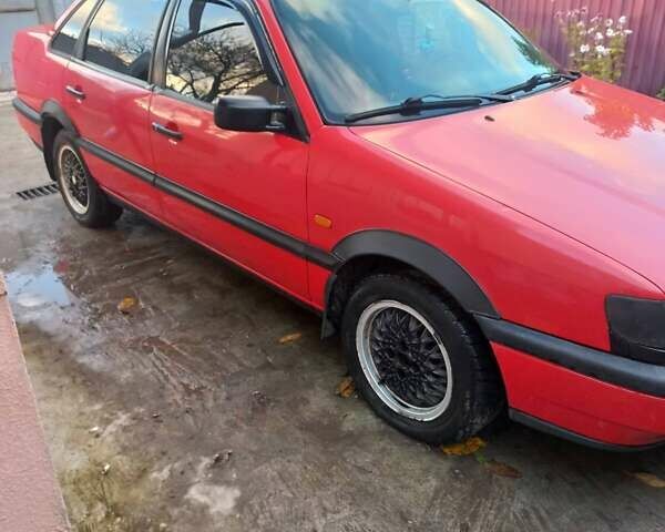 Червоний Фольксваген Пассат, об'ємом двигуна 1.8 л та пробігом 296 тис. км за 2700 $, фото 2 на Automoto.ua