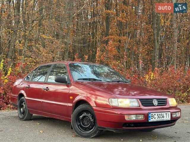 Красный Фольксваген Пассат, объемом двигателя 1.9 л и пробегом 321 тыс. км за 2650 $, фото 3 на Automoto.ua