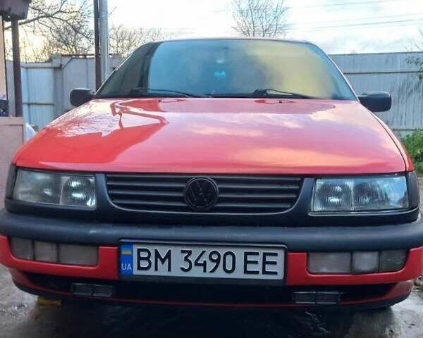 Червоний Фольксваген Пассат, об'ємом двигуна 1.8 л та пробігом 296 тис. км за 2700 $, фото 1 на Automoto.ua