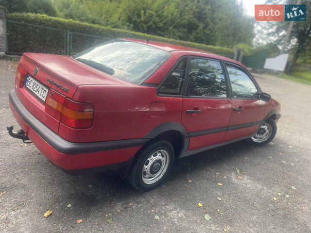 Красный Фольксваген Пассат, объемом двигателя 1.8 л и пробегом 300 тыс. км за 1600 $, фото 17 на Automoto.ua