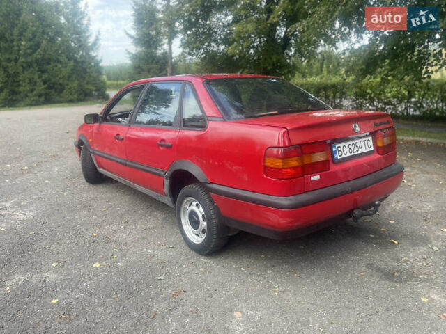 Красный Фольксваген Пассат, объемом двигателя 1.8 л и пробегом 300 тыс. км за 1600 $, фото 13 на Automoto.ua