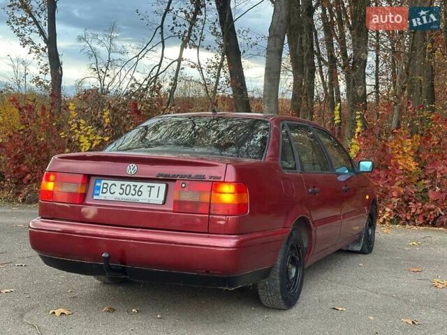 Красный Фольксваген Пассат, объемом двигателя 1.9 л и пробегом 321 тыс. км за 2650 $, фото 11 на Automoto.ua