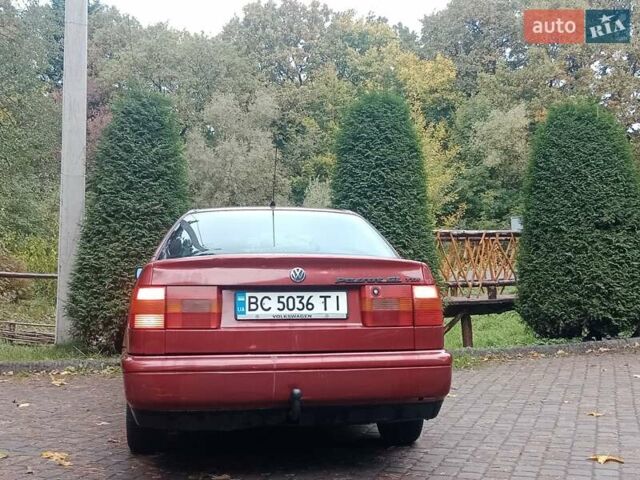 Красный Фольксваген Пассат, объемом двигателя 1.9 л и пробегом 322 тыс. км за 2500 $, фото 11 на Automoto.ua