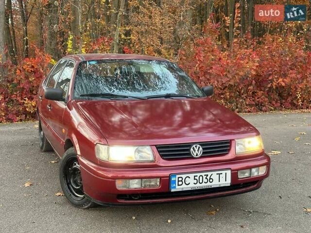 Красный Фольксваген Пассат, объемом двигателя 1.9 л и пробегом 321 тыс. км за 2650 $, фото 2 на Automoto.ua