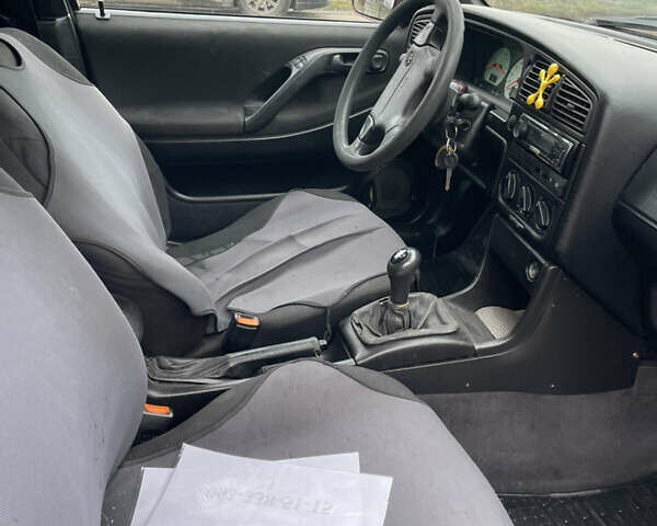 Червоний Фольксваген Пассат, об'ємом двигуна 1.9 л та пробігом 440 тис. км за 1900 $, фото 5 на Automoto.ua