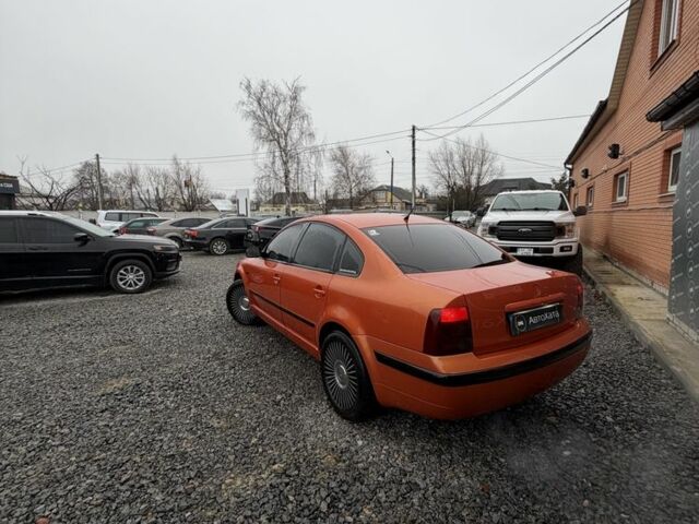 Красный Фольксваген Пассат, объемом двигателя 1.6 л и пробегом 380 тыс. км за 4999 $, фото 5 на Automoto.ua