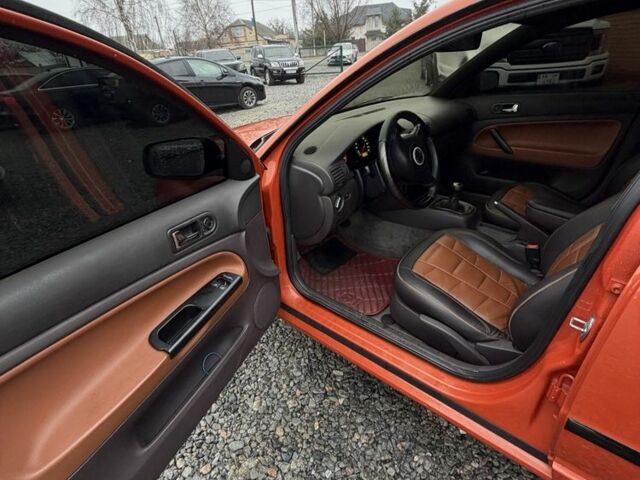 Красный Фольксваген Пассат, объемом двигателя 1.6 л и пробегом 380 тыс. км за 4999 $, фото 6 на Automoto.ua