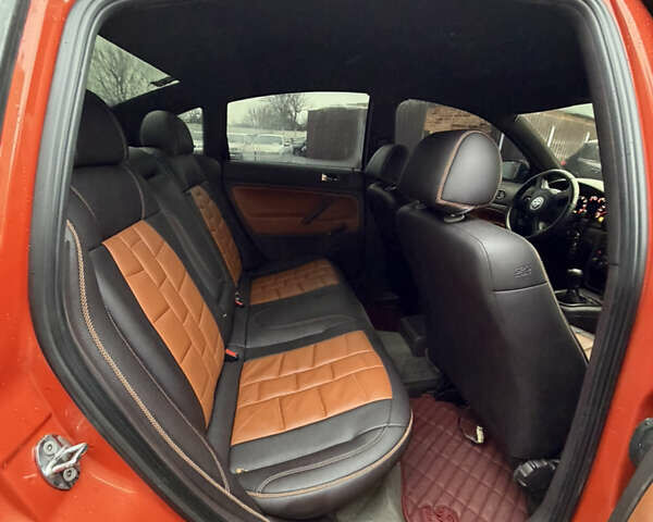 Красный Фольксваген Пассат, объемом двигателя 1.6 л и пробегом 380 тыс. км за 4999 $, фото 8 на Automoto.ua