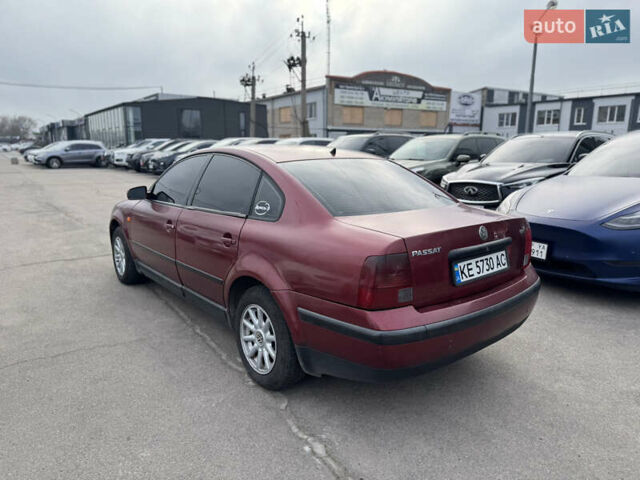 Красный Фольксваген Пассат, объемом двигателя 1.78 л и пробегом 315 тыс. км за 3000 $, фото 5 на Automoto.ua