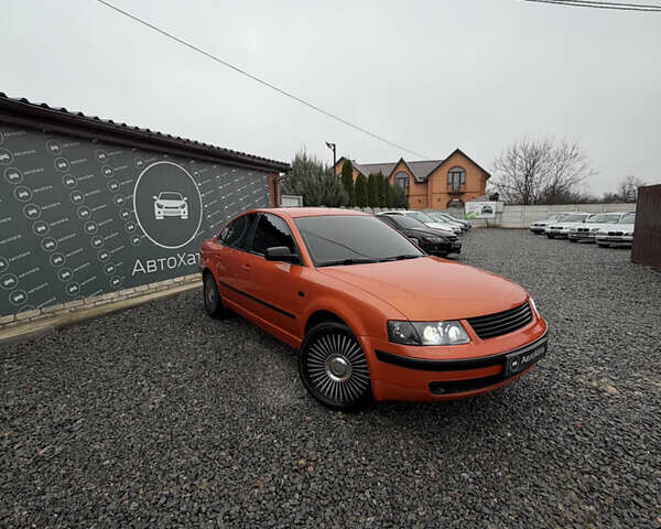 Красный Фольксваген Пассат, объемом двигателя 1.6 л и пробегом 380 тыс. км за 4999 $, фото 2 на Automoto.ua