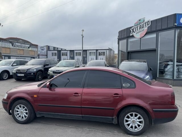 Красный Фольксваген Пассат, объемом двигателя 1.8 л и пробегом 315 тыс. км за 3000 $, фото 7 на Automoto.ua