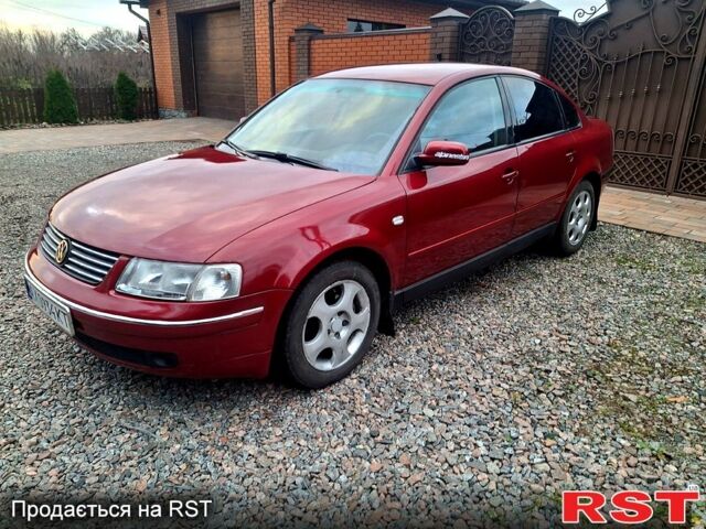 Червоний Фольксваген Пассат, об'ємом двигуна 1.8 л та пробігом 215 тис. км за 2700 $, фото 2 на Automoto.ua