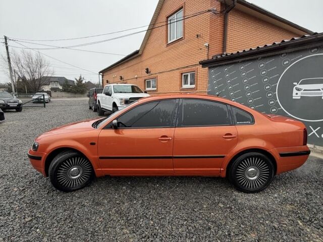 Красный Фольксваген Пассат, объемом двигателя 1.6 л и пробегом 380 тыс. км за 4999 $, фото 4 на Automoto.ua