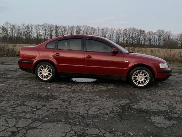 Красный Фольксваген Пассат, объемом двигателя 1.6 л и пробегом 400 тыс. км за 2750 $, фото 5 на Automoto.ua