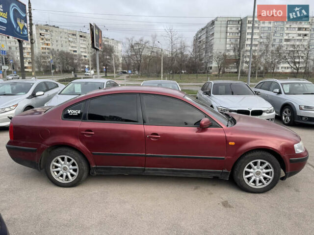 Красный Фольксваген Пассат, объемом двигателя 1.78 л и пробегом 315 тыс. км за 3000 $, фото 3 на Automoto.ua