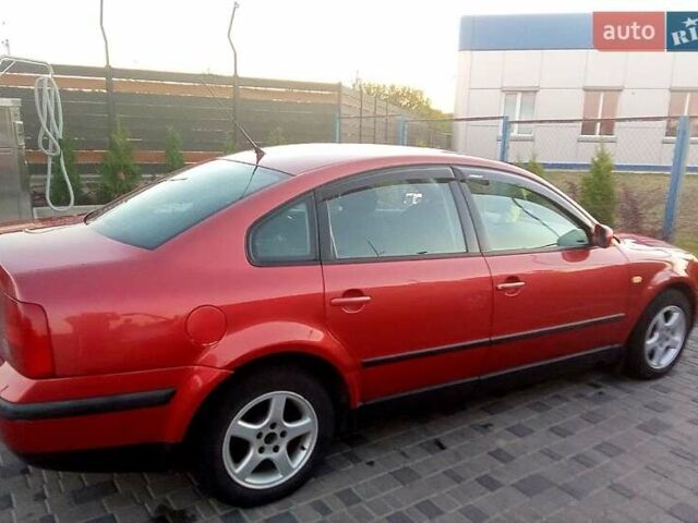 Красный Фольксваген Пассат, объемом двигателя 1.9 л и пробегом 321 тыс. км за 4500 $, фото 3 на Automoto.ua