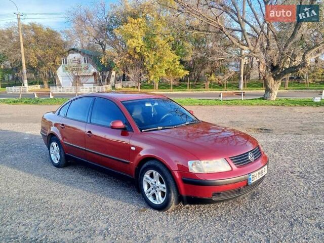 Красный Фольксваген Пассат, объемом двигателя 1.78 л и пробегом 280 тыс. км за 3999 $, фото 14 на Automoto.ua