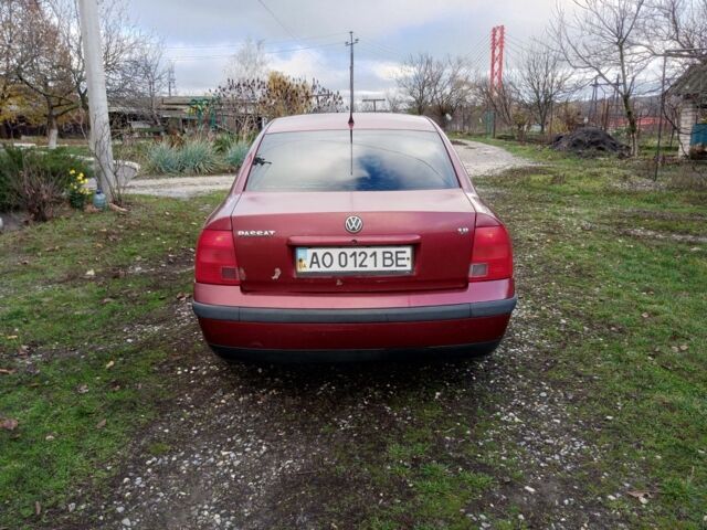 Красный Фольксваген Пассат, объемом двигателя 1.8 л и пробегом 520 тыс. км за 1900 $, фото 3 на Automoto.ua
