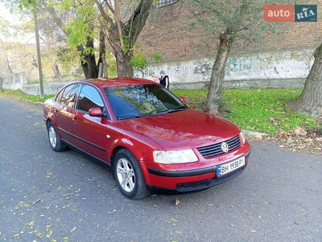 Красный Фольксваген Пассат, объемом двигателя 1.78 л и пробегом 280 тыс. км за 3999 $, фото 7 на Automoto.ua