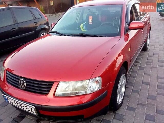 Красный Фольксваген Пассат, объемом двигателя 1.9 л и пробегом 321 тыс. км за 4500 $, фото 1 на Automoto.ua