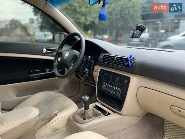 Красный Фольксваген Пассат, объемом двигателя 1.8 л и пробегом 216 тыс. км за 3700 $, фото 8 на Automoto.ua