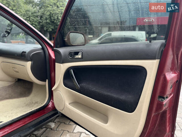 Красный Фольксваген Пассат, объемом двигателя 1.8 л и пробегом 216 тыс. км за 3700 $, фото 10 на Automoto.ua