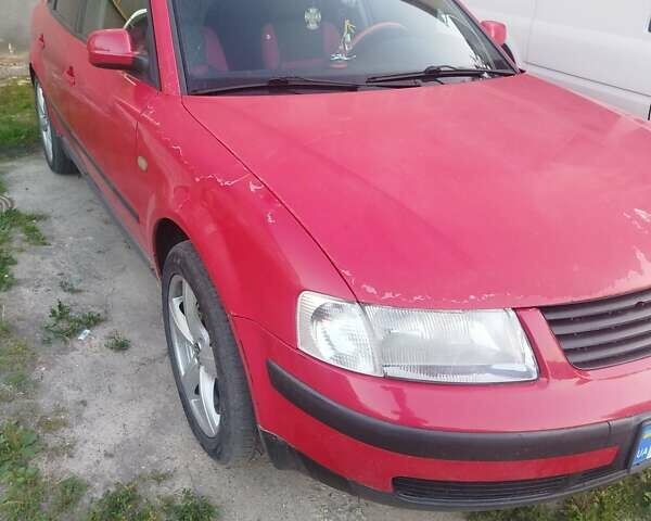 Красный Фольксваген Пассат, объемом двигателя 1.78 л и пробегом 202 тыс. км за 3500 $, фото 3 на Automoto.ua