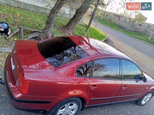 Красный Фольксваген Пассат, объемом двигателя 1.78 л и пробегом 280 тыс. км за 3999 $, фото 13 на Automoto.ua